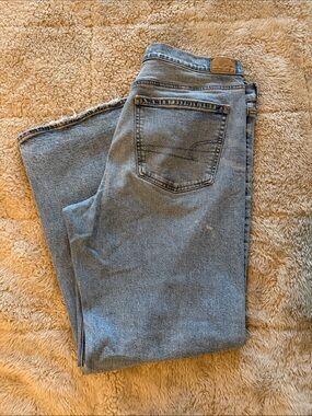 American Eagle Classic Medium Wash Jeans